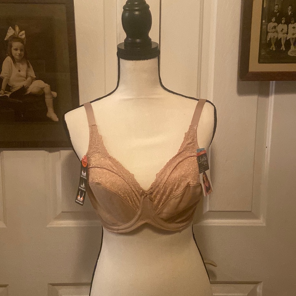 LILYETTE BY BALI NWT Size 36C Minimizer Underwire Bra